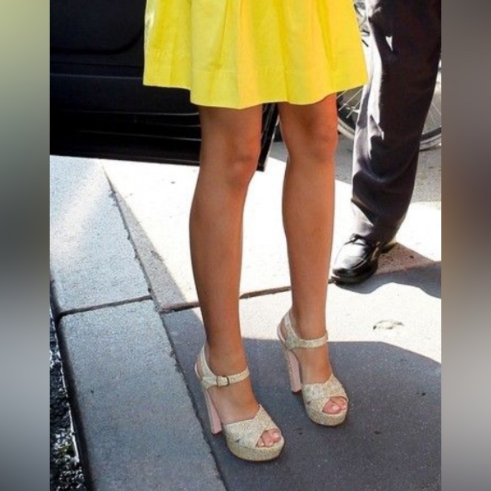 RED VALENTINO GARAVANI Yellow Sunflowers Floral Buckle Platform Heels 39.5 8.5